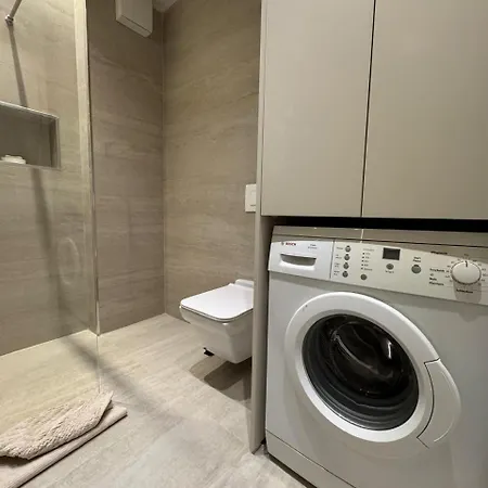 Modern Oasis - 5-min Walk To * Golem (Tirana)