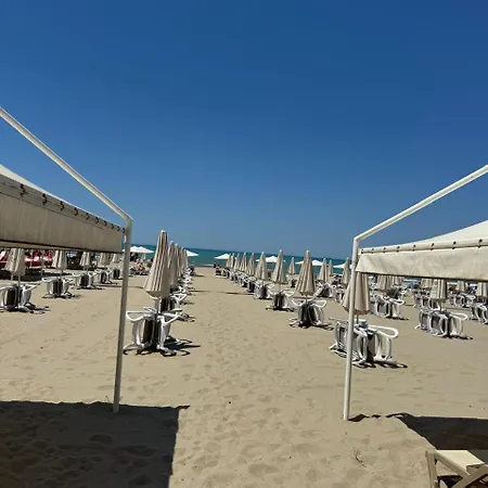 Appartement Modern Oasis - 5-min Walk To