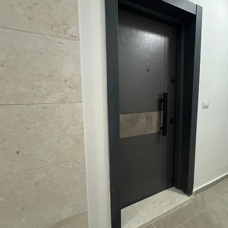 Modern Oasis - 5-min Walk To Golem (Tirana)